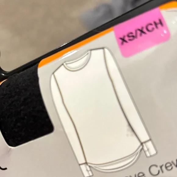 ClimateRight by Cuddl Duds Black Long Sleeve Crew - Picture 2 of 2